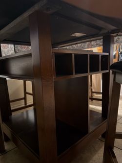 Dining table with 4 high chairs
