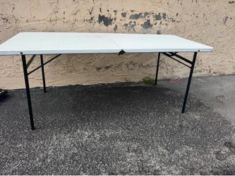 Plastic table