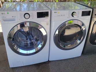 LG Front Load Washer & Dryer Set - Excellent Condition
