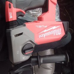 M18 Fuel Roto Hammer SDS 1"