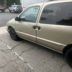 1999 Nissan Quest