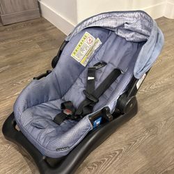 Car Seat And Stroller Bundle 