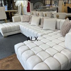 <Brand New Double Chaise Sectional Free Delivery 