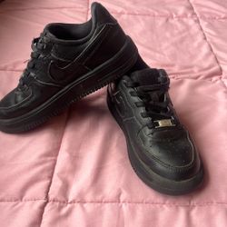 Nike black shoes 