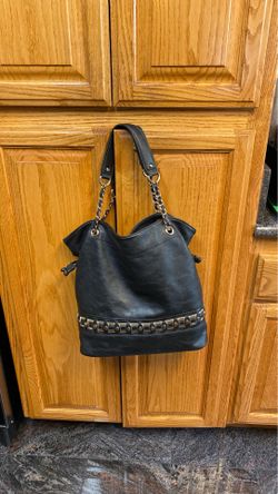 Latique Leather Handbag (Black)