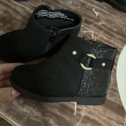 Children place boots 8c
