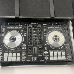 Pioneer - DDJ-SR2 DJ Spin Table (With Case)