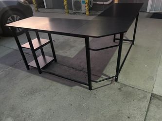 Like new black desk