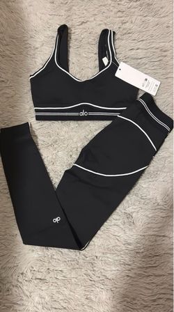 Alo Yoga Sports Bra and Leggings Set