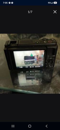 SONY  Zv-1F(Black)  Touchscreen  Convertible Vlogging Camera