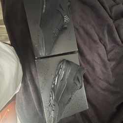 Jordan 4 Black Cat
