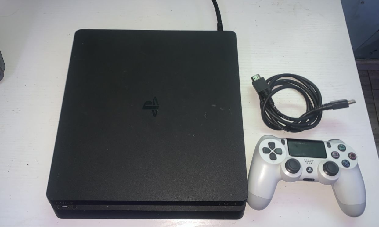 PlayStation 4 1Tb