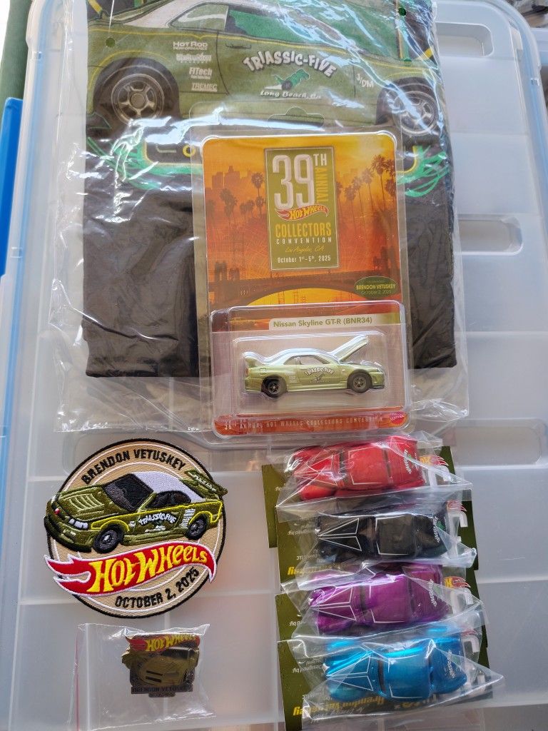 Hot Wheels Convention Dinner Car And Extras