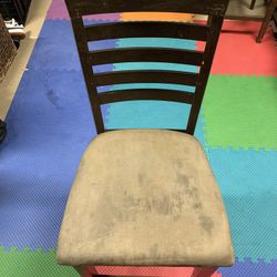 Set of 4 High Chairs - Juego De 4 Cillas Altas 