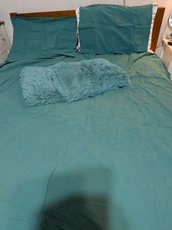Duvet Comforter Cover with pillow Shams & Throw