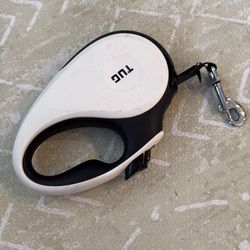 Retractable dog leash