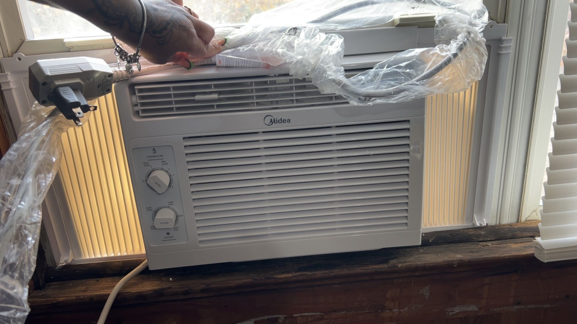 Midea Window AC unit 