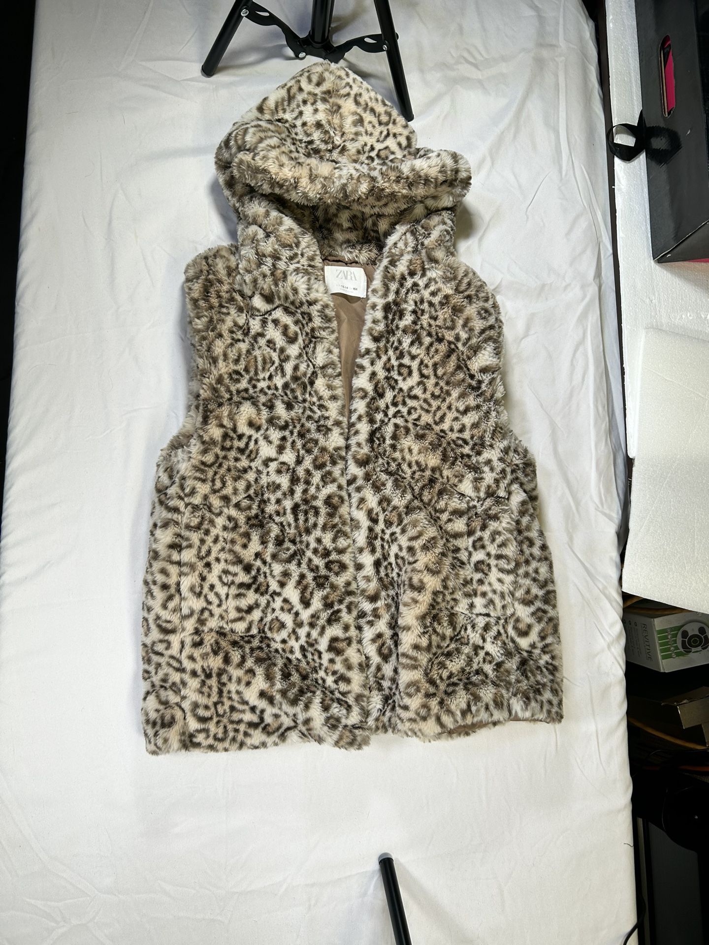 Cheetah Leopard Sweater Vest Zara Woman’s Clothing Size 13 14