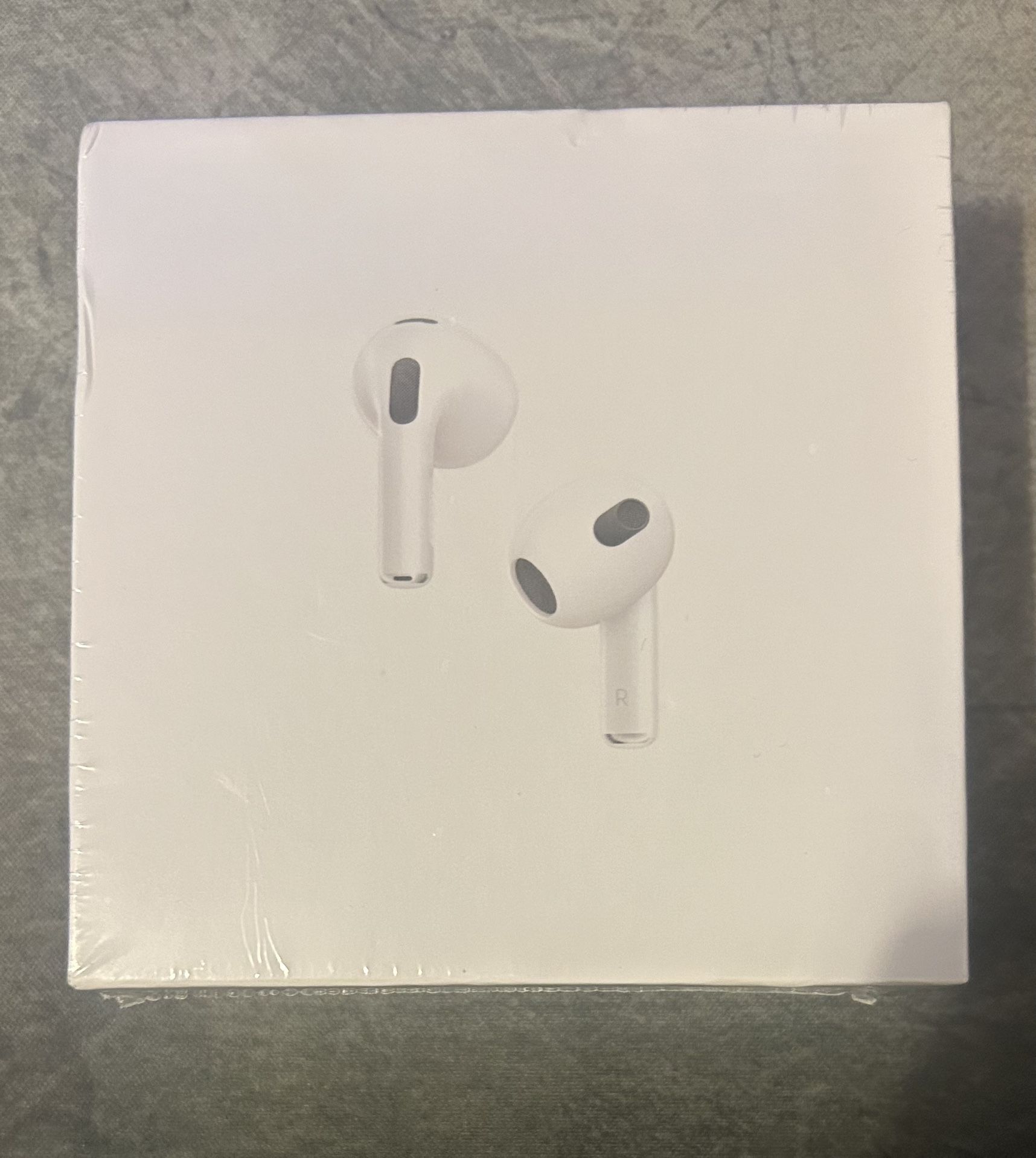 Apple Airpods 3rd Generation with MagSafe Wireless Charging Case