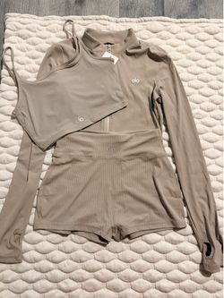 Alo Yoga 3-Piece Ribbed Set Full Zip Jacket Sports Bra & Shorts Beige M