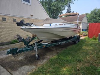 Deck Boat w/Trailer