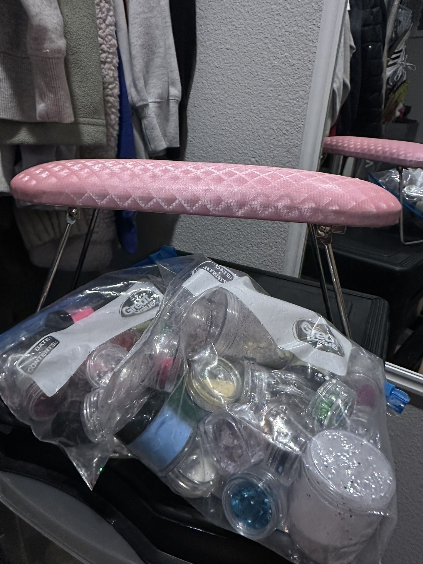 Manicure Arm Rest ++ 2 Bags Of Nail Glitters