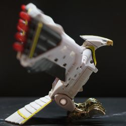 Bandai 1995 Mighty Morphin Power Rangers Deluxe Falconzord