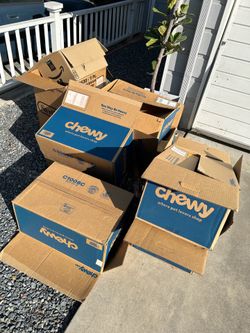 Free medium/large boxes and some packing paper