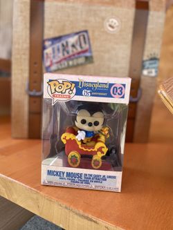 Funko pop Disneyland 65th Anniversary Mickey Mouse