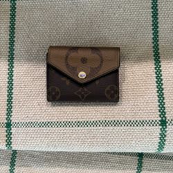 Authentic Louis Vuitton Zoe Wallet 
