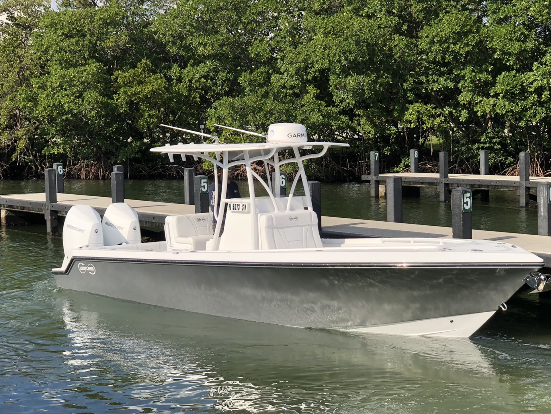 2021 Limitless 26O Center Console
