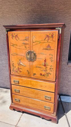 Dresser