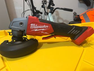 M18 FUEL 18V Lithium-Ion Brushless Cordless 4-1/2 in./5 in. Grinder w/Paddle