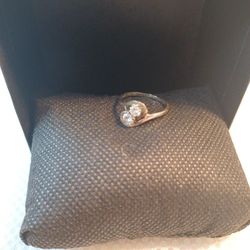 14K WHITE GOLD LADY'S DIAMOND TWIST RING SIZE APPROX 7-1/2