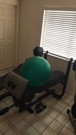 Bench press with sit-up bench