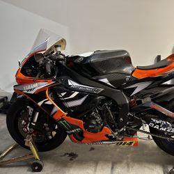 2018 R1 Motorcycle 