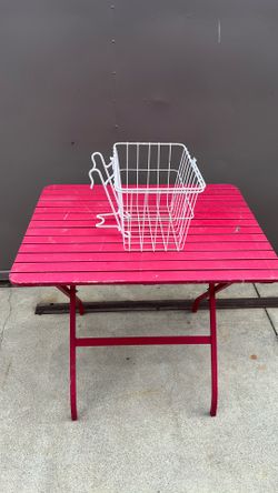 Clip on with removable basket bicycle rack