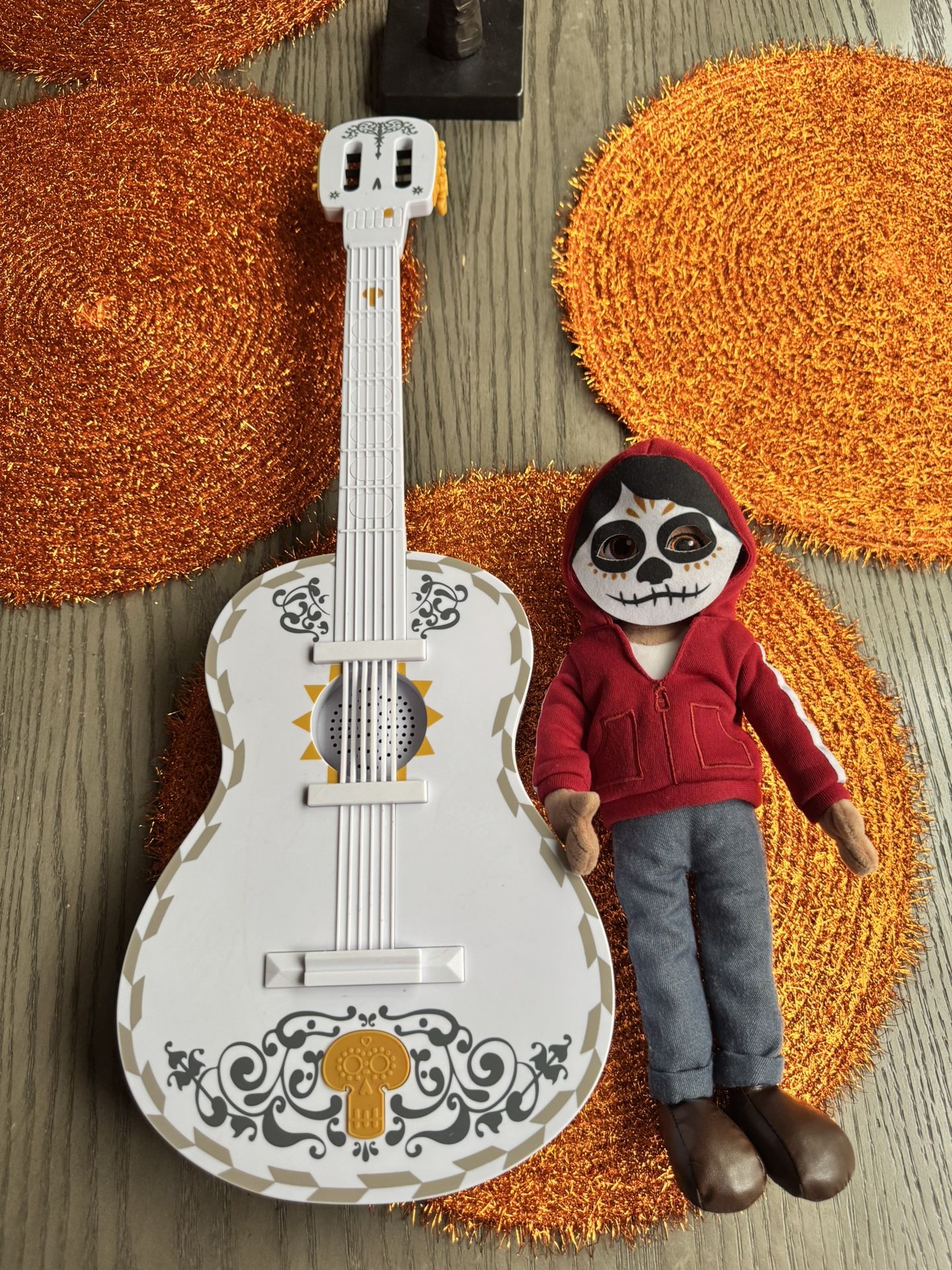 Disney Coco Miguel & guitar toy