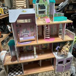Large Barbie Dollhouse With Accessories