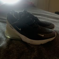 Nike 270 