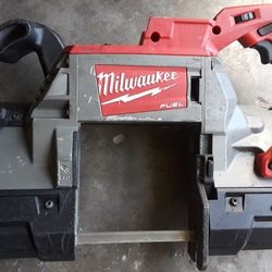 Milwaukee BANDSAW 