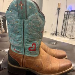 TONY LAMA WOMEN’s Western “BE A STAR ⭐️ ..” Boots 7  1/2B Size 