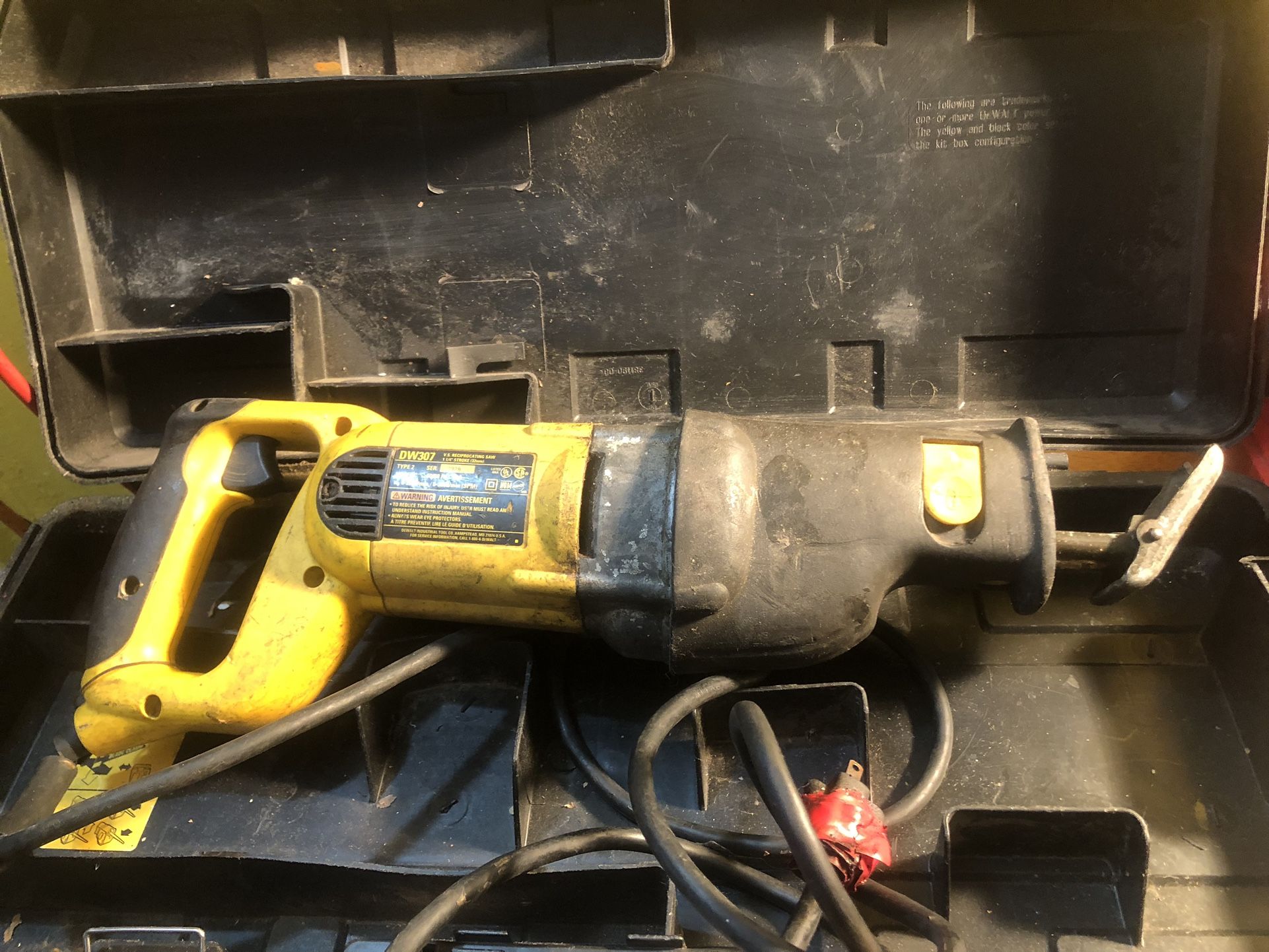 DEWALT DW307 Reciprocating Saw