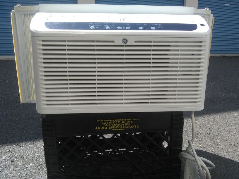 General Electric 6000 BTU Energy Efficient Air Conditioner Ice Cold Air