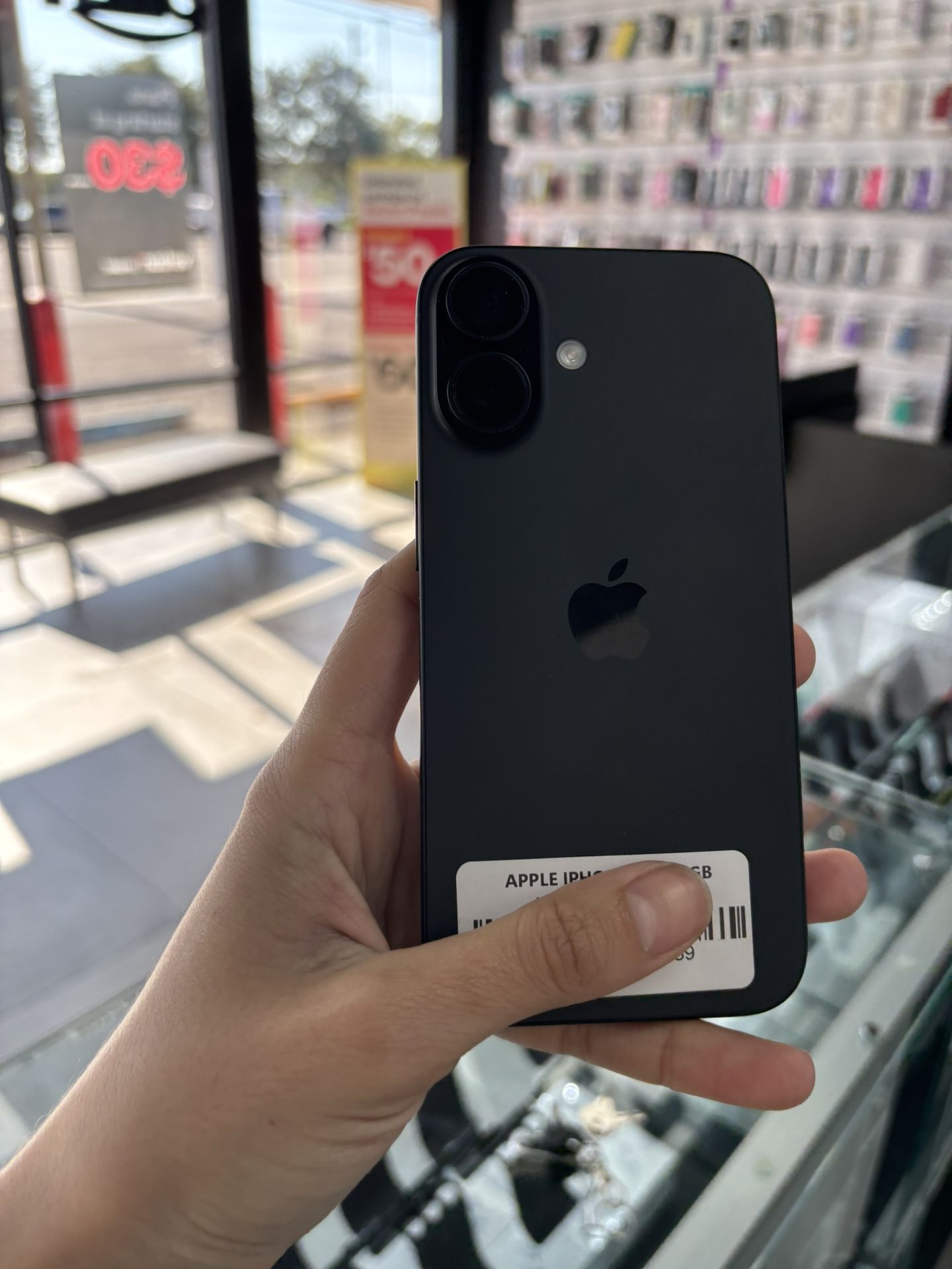 iPhone 16 