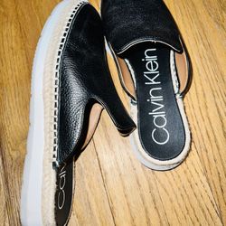  Very nice Calvin Klein women black shoes size (6/5) like new Only $20