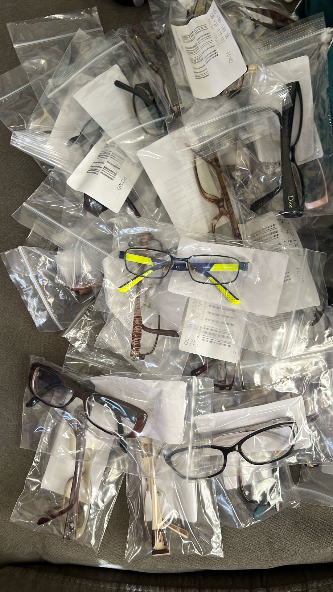 Wholesale 5000 Prescription Eyeglasses Designer Brands Men’s, Women’s And Kids Sizes Bulk $1 Each. What A Deal.