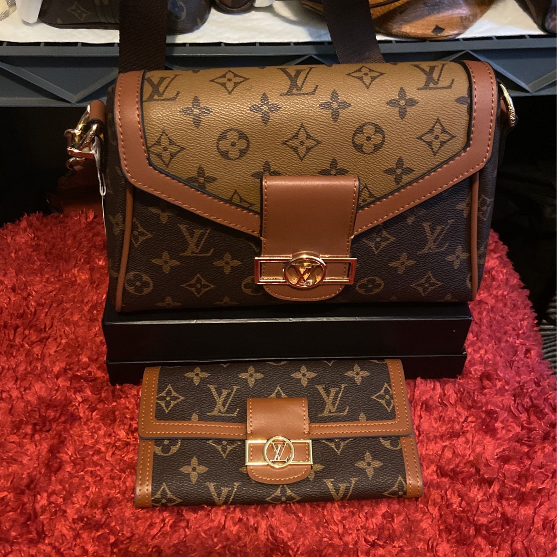 Beautiful Leather Purse And Wallet 