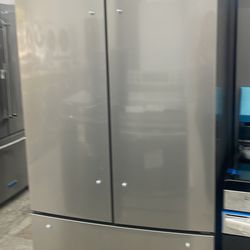 Refrigerator 33” French Door 