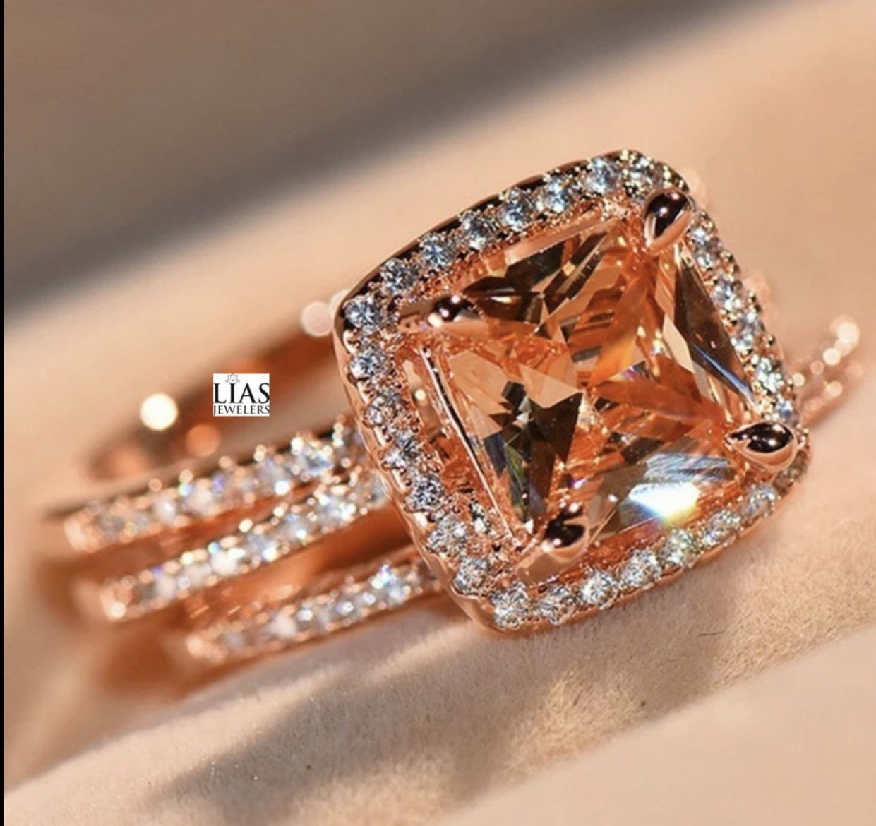 New 18k Rose Gold Wedding Ring Set